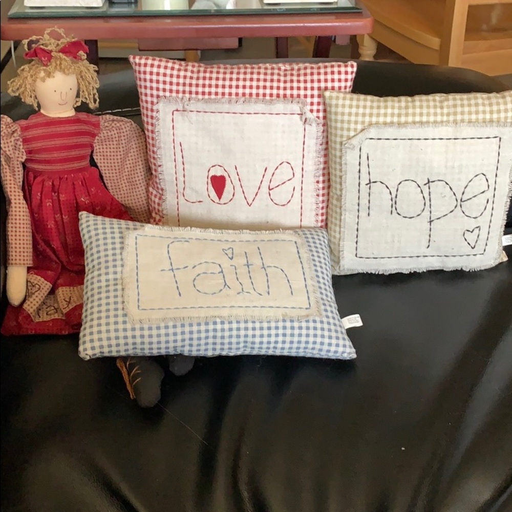 Pillows & doll set